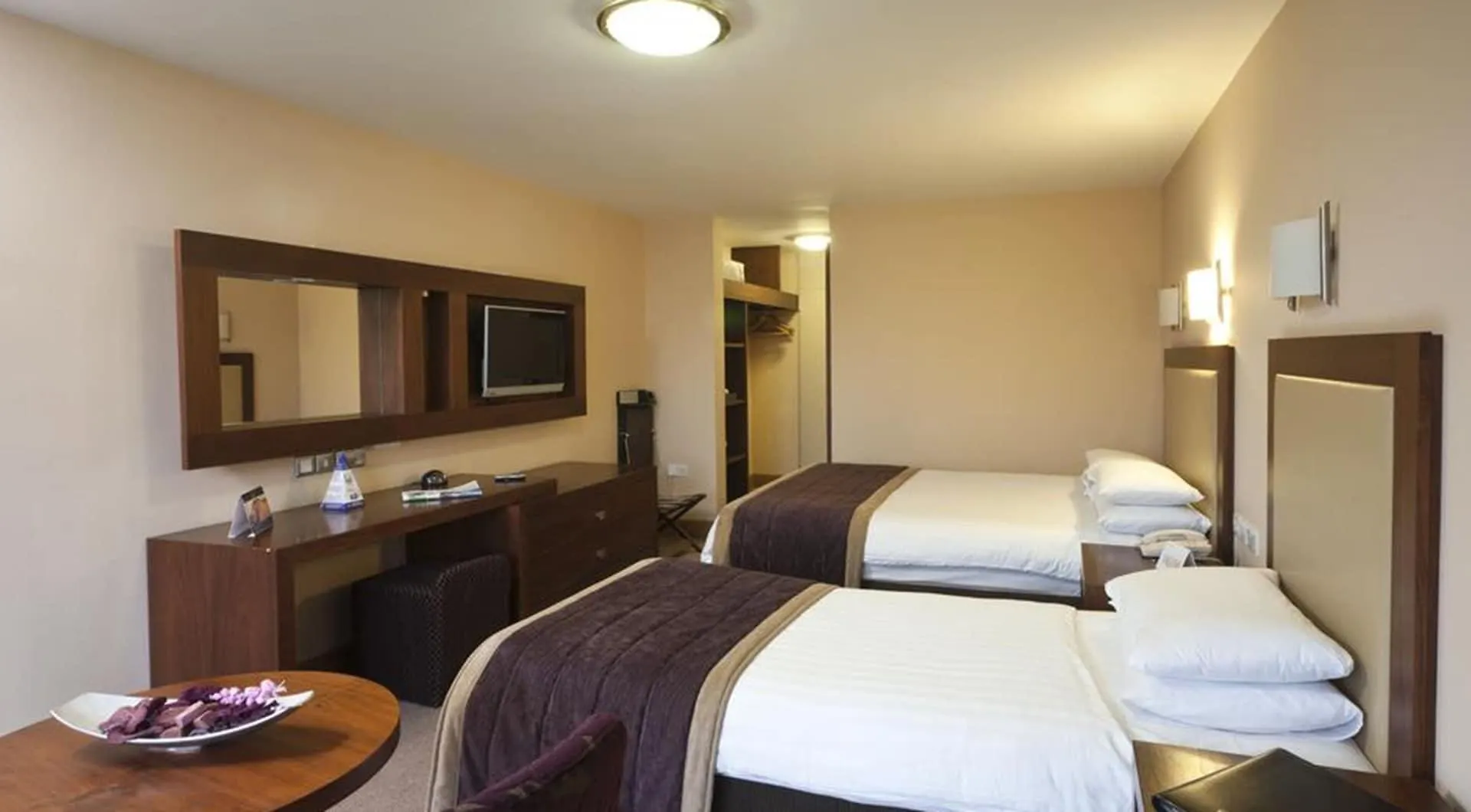 Westport Woods Hotel & Spa 4*,