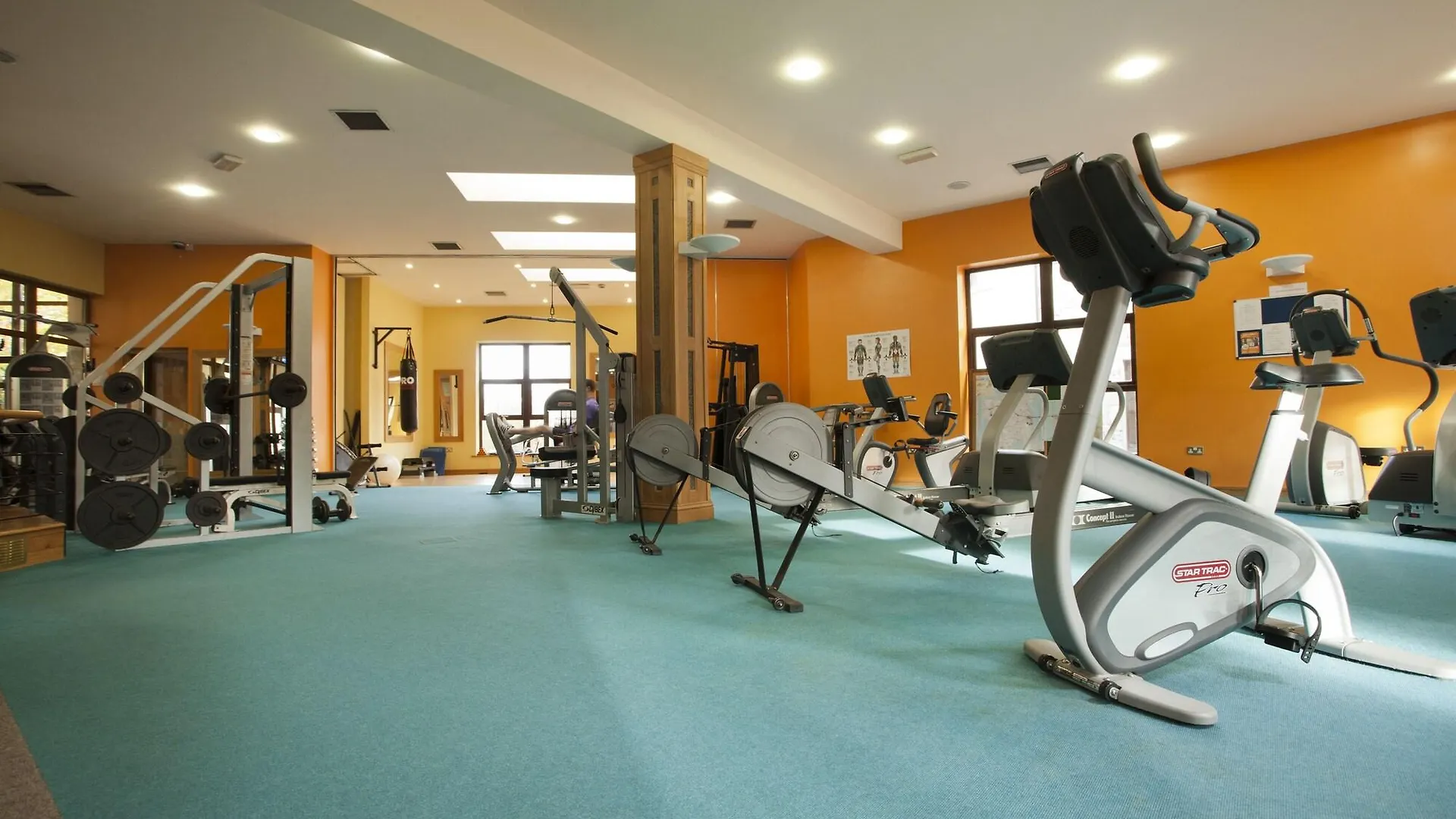 Westport Woods Hotel & Spa 4*,